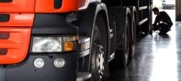 Quels services attendre dans une carrosserie spécialisée dans les camions ?